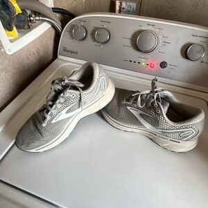 WoMen's Gray Athletic Shoes